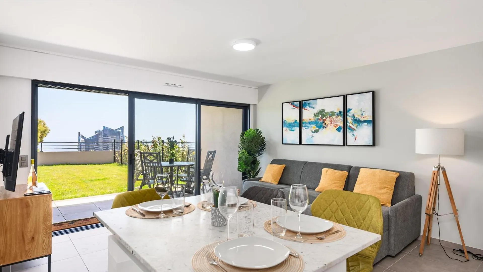 Luxueux Appartement - Parking Prive - Piscine - Cc Beausoleil