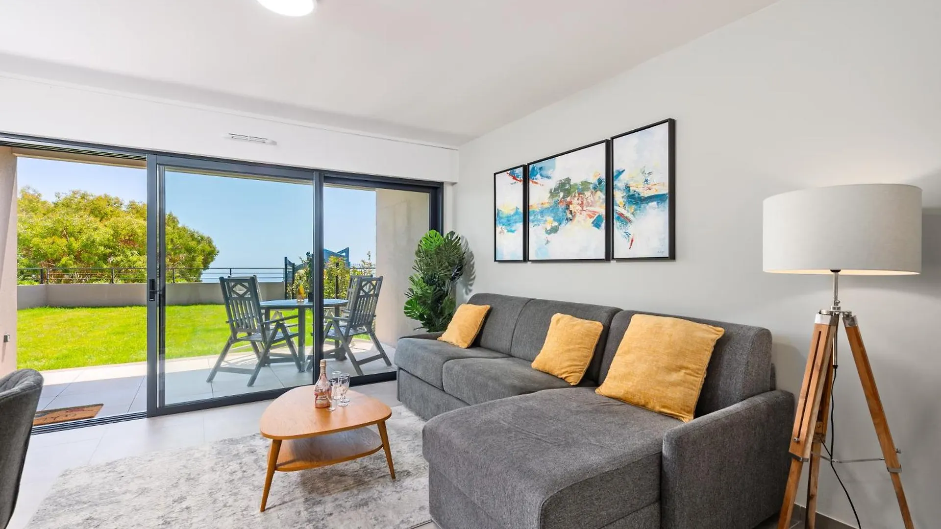 Luxueux Appartement - Parking Prive - Piscine - Cc Beausoleil