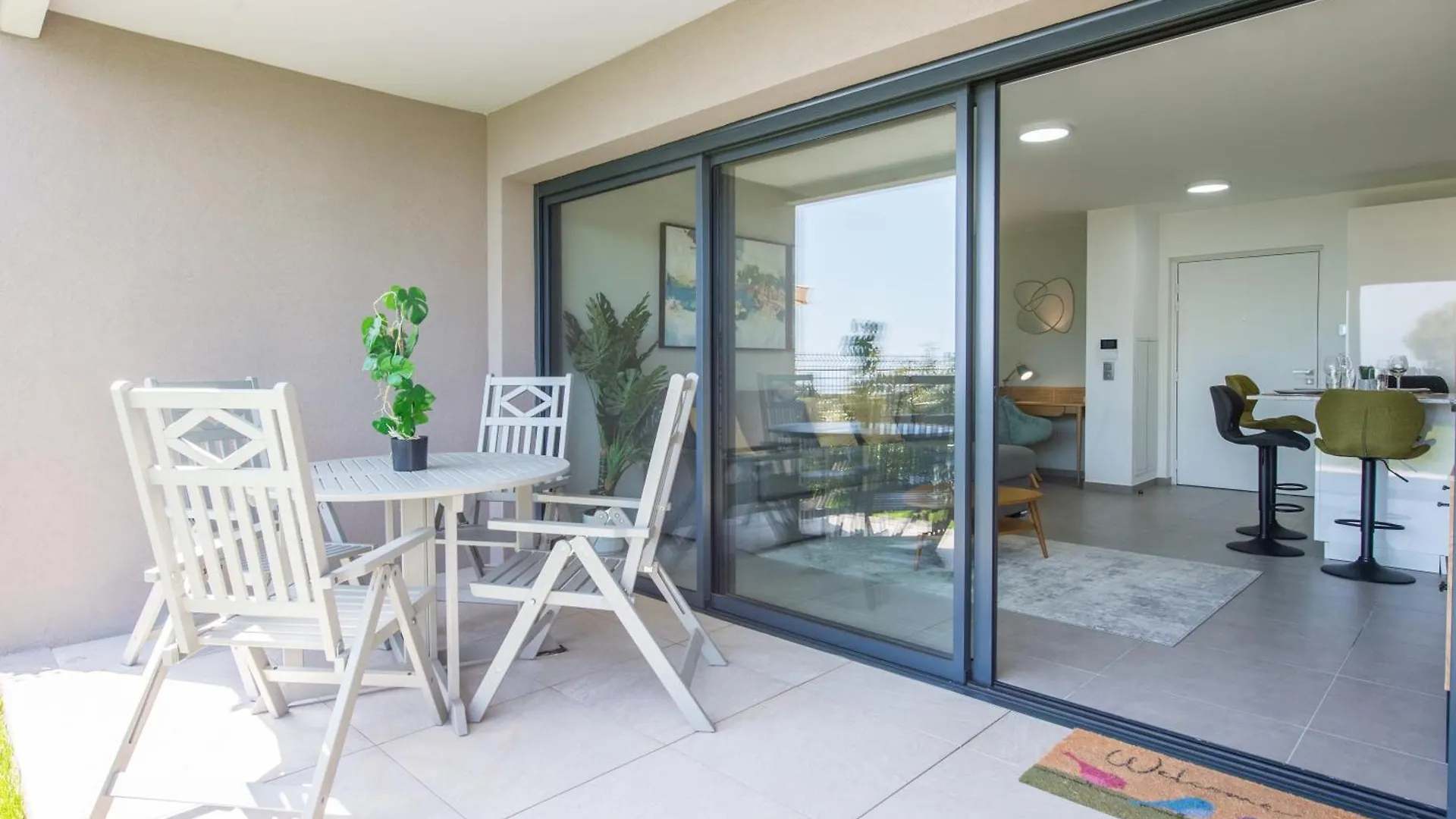 Luxueux Appartement - Parking Prive - Piscine - Cc Beausoleil Frankrijk