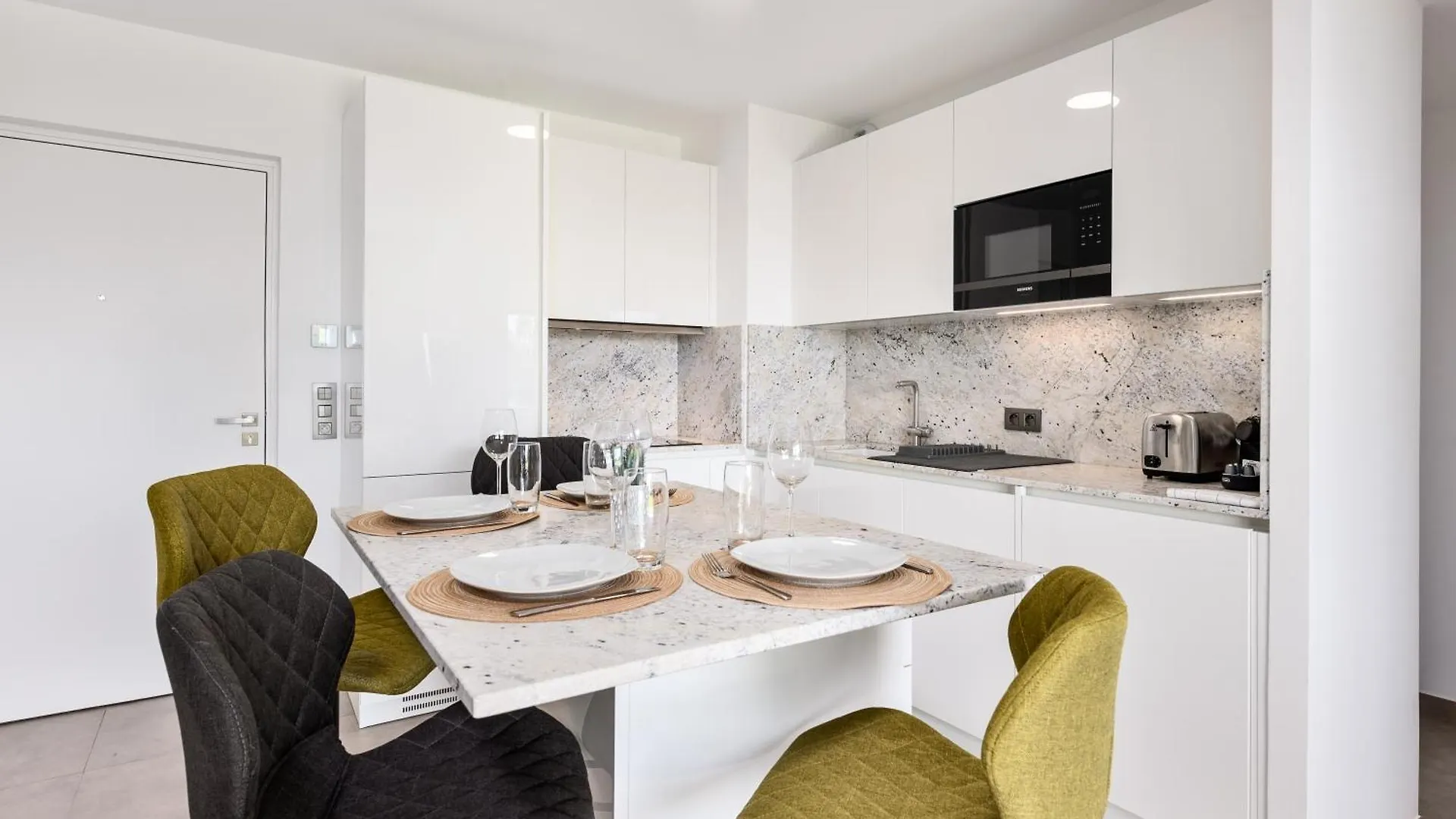 Luxueux Appartement - Parking Prive - Piscine - Cc Beausoleil