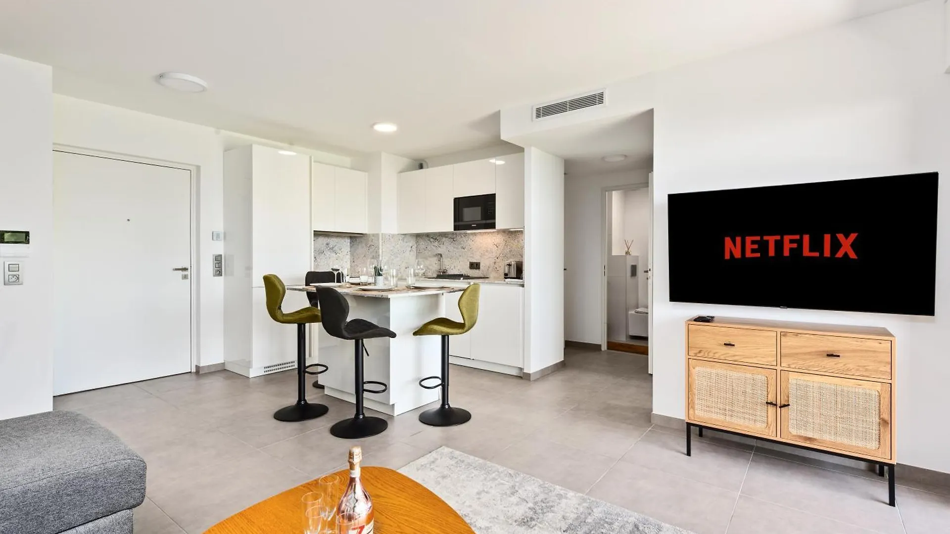 Luxueux Appartement - Parking Prive - Piscine - Cc Beausoleil Frankrijk
