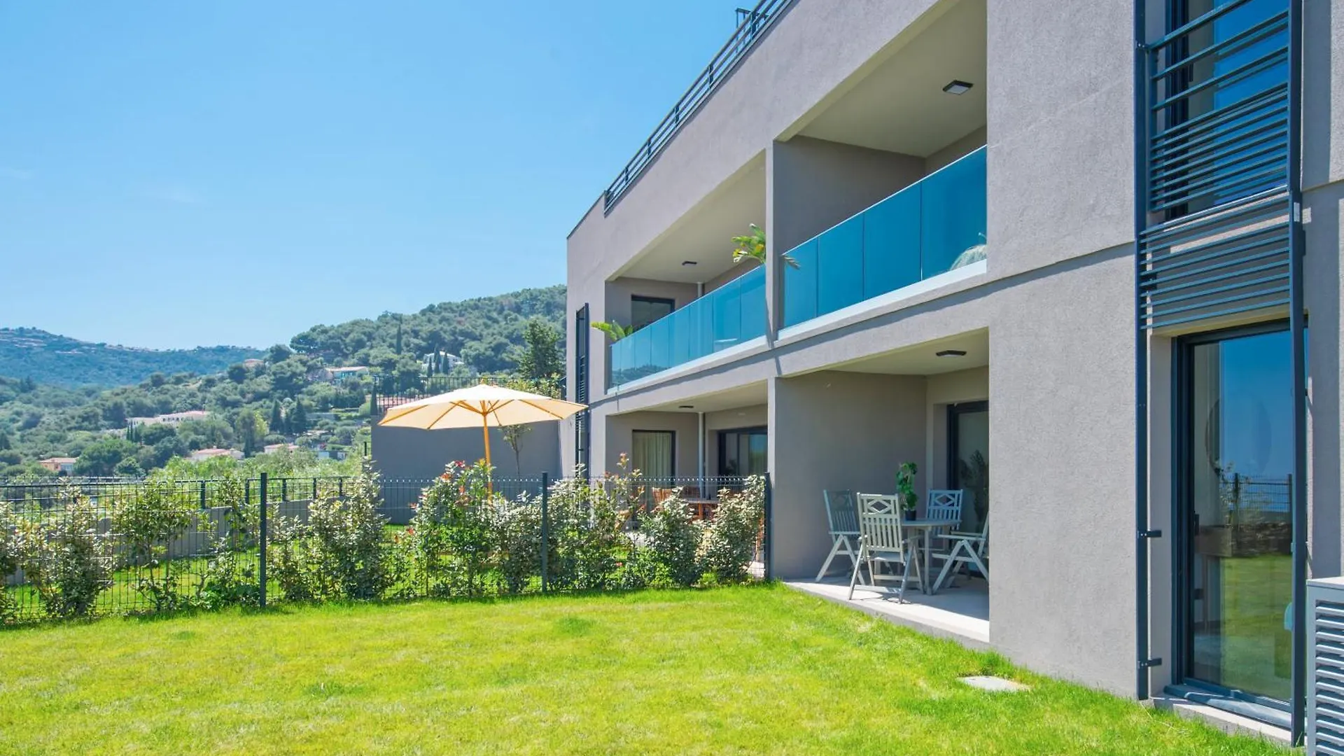 Luxueux Appartement - Parking Prive - Piscine - Cc Beausoleil