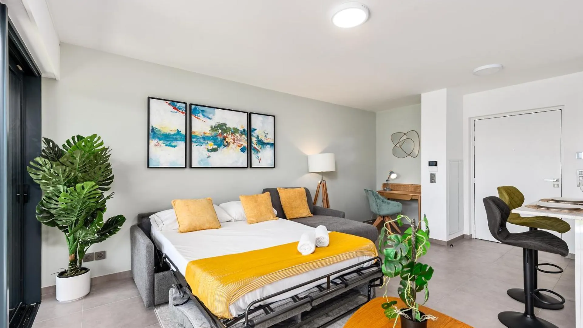 Luxueux Appartement - Parking Prive - Piscine - Cc Beausoleil