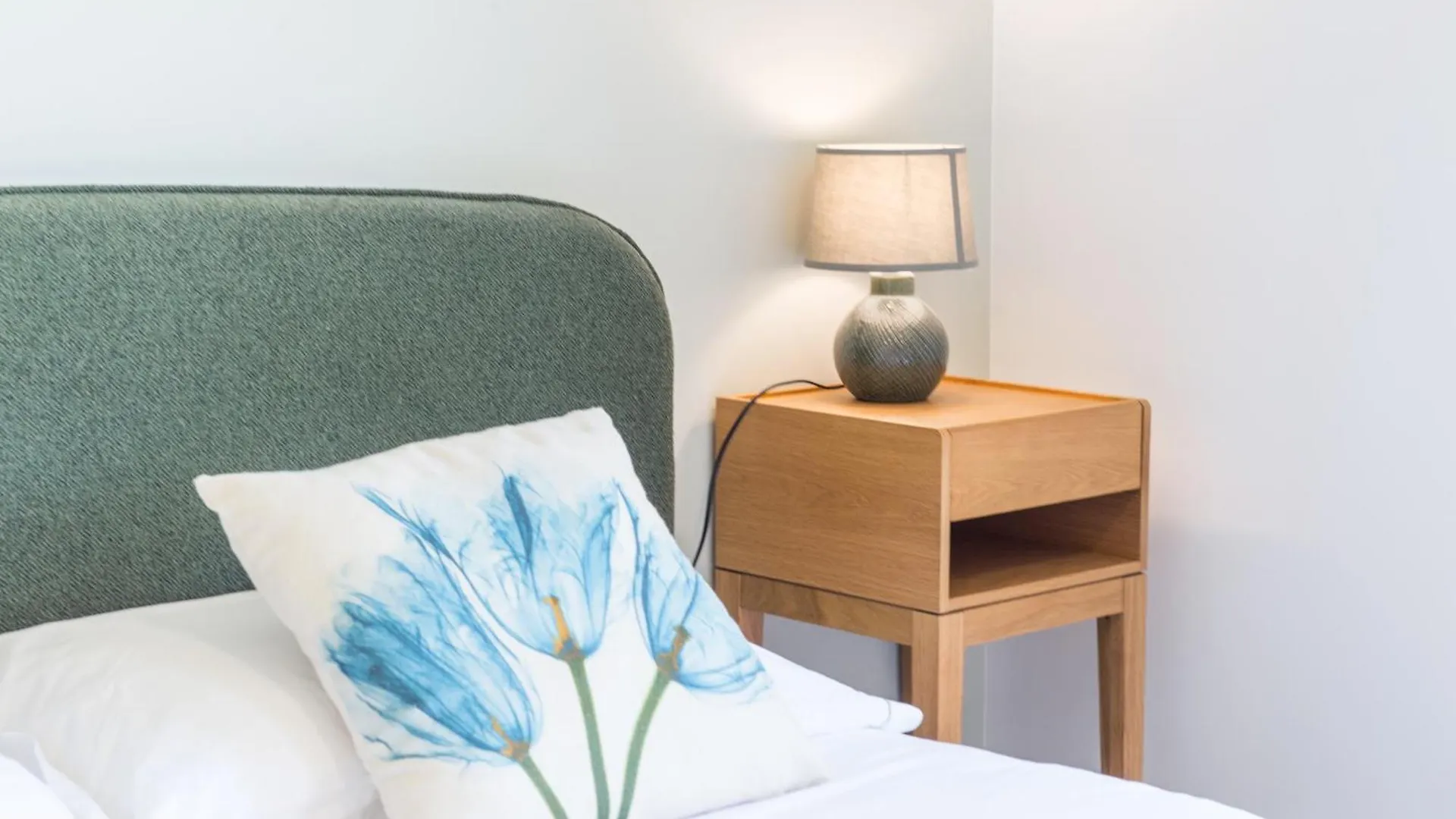Luxueux Appartement - Parking Prive - Piscine - Cc Beausoleil Apartment